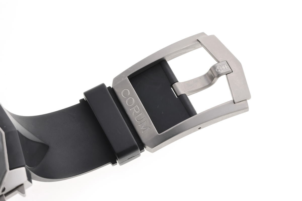 CORUM コルム アドミラルズカップ リープセコンド 48 オートマチック 01.0034 895.931.06/0371 AA92 TI / カーボン メンズ 時計 2510219