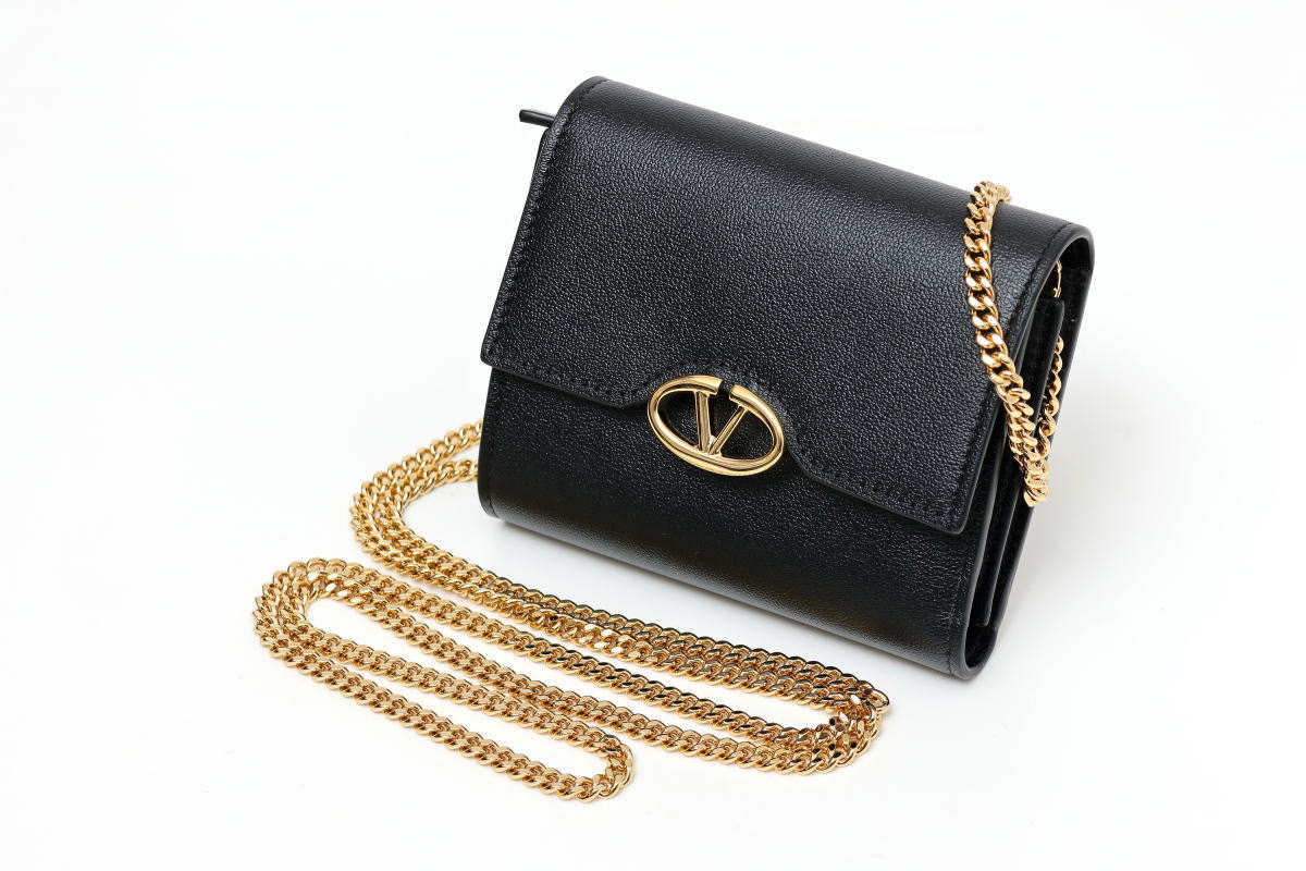 VALENTINO ヴァレンティノ チェーンウォレット 三つ折り 財布 5W2P0AD8MIM カーフ　ブラック 2400486