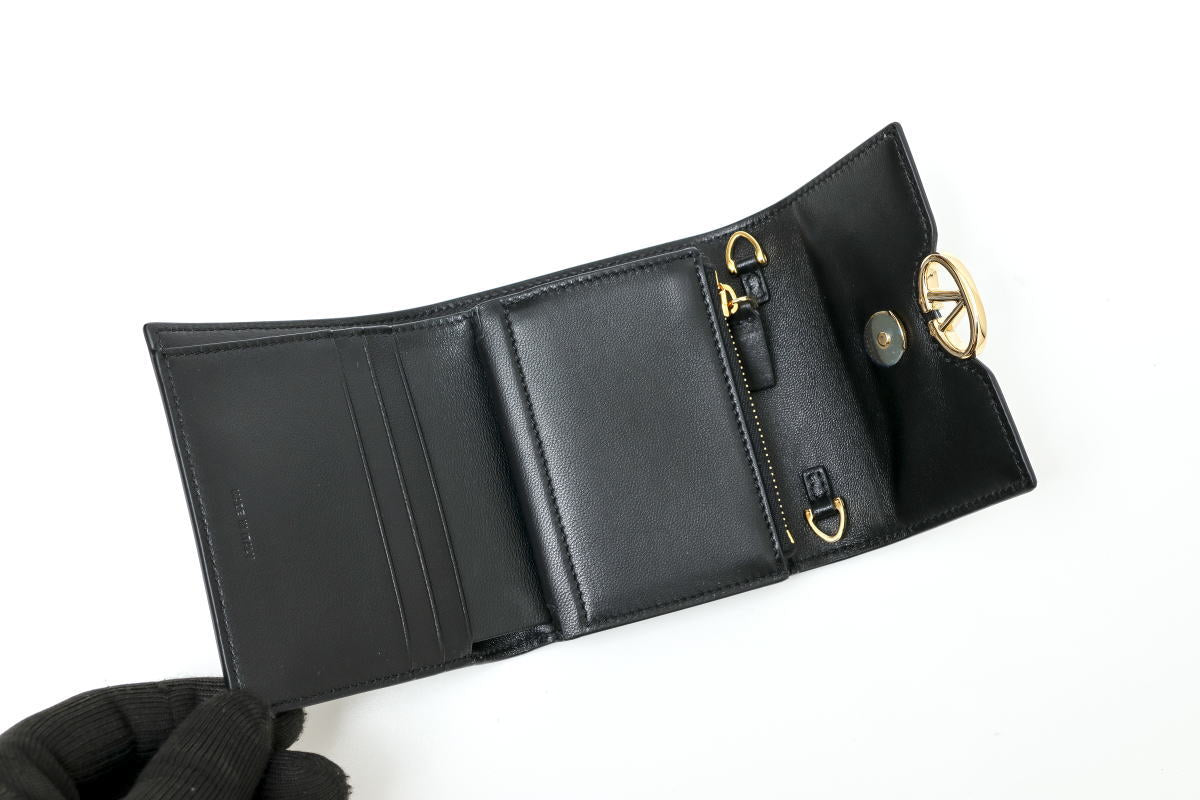 VALENTINO ヴァレンティノ チェーンウォレット 三つ折り 財布 5W2P0AD8MIM カーフ　ブラック 2400486