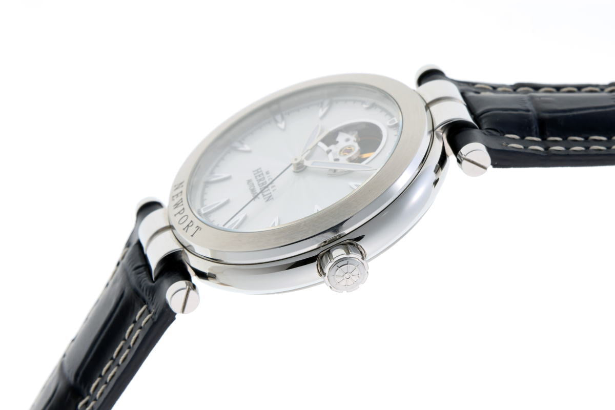 美品。MICHEL HERBELIN ミッシェル エルブラン 自動巻き 裏スケ 腕時計 注目のフランスウオッチ「ミッシェル・エルブラン」の新作は、スーツ