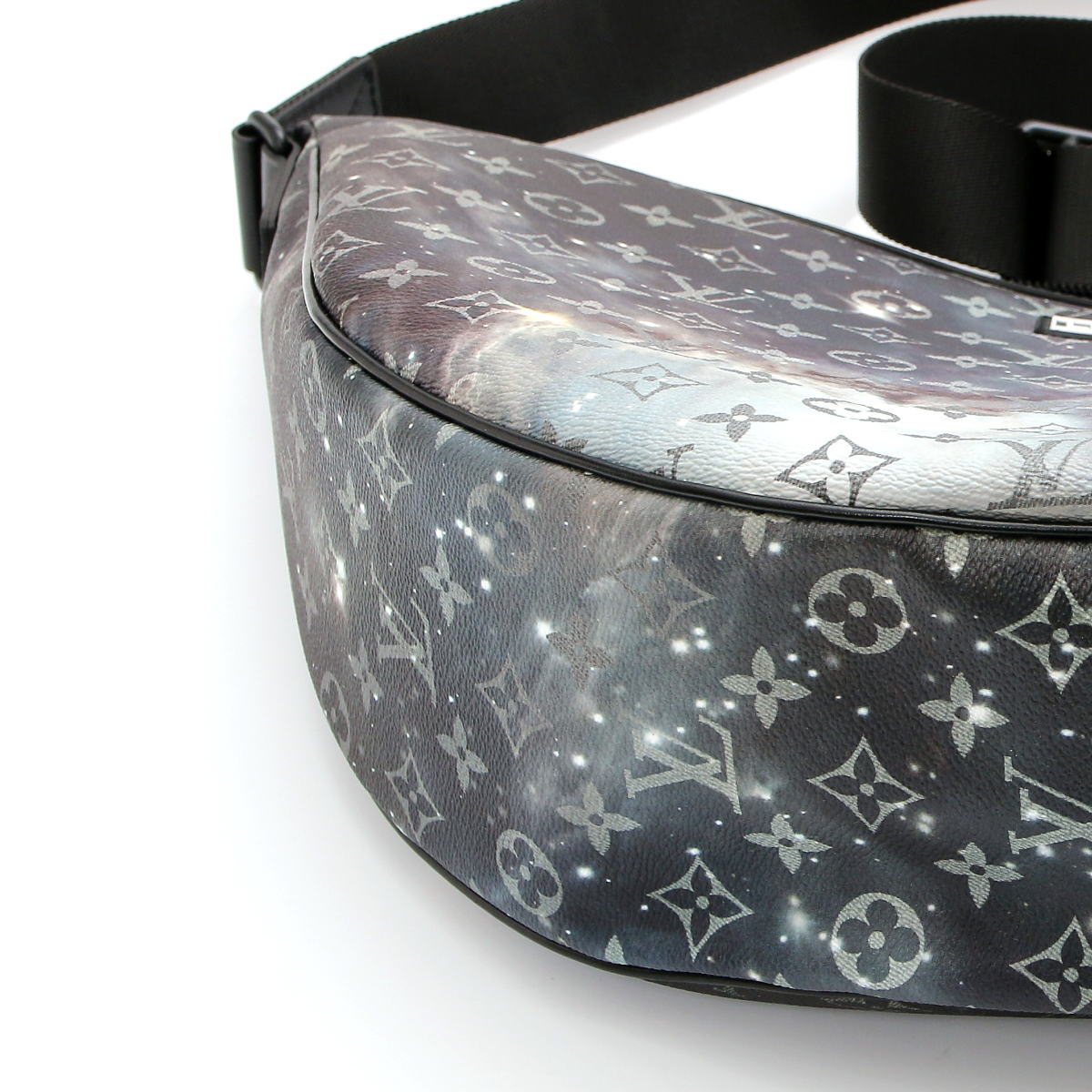 LOUIS　VUITTON　ギャラクシー・アルファ・ホーボー　M44164【店頭お買い上げ限定】 LOUIS VUITTON（ルイ・ヴィトン） アルファ ホーボー ショルダーバッグ
